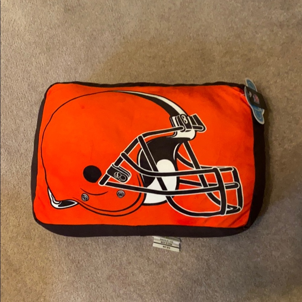 NWT Cleveland Browns NFL pillow